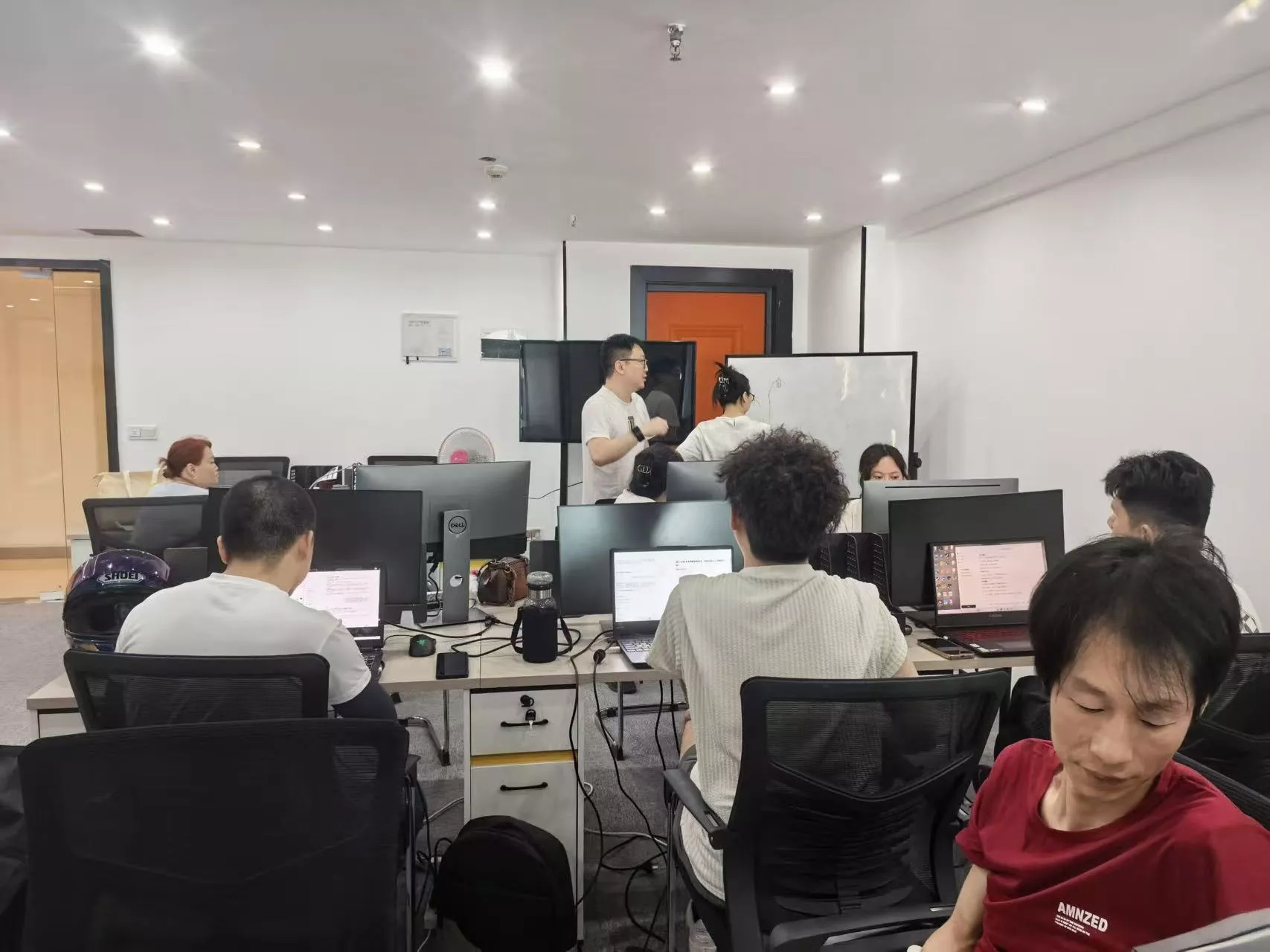 中科奥美团队照片二